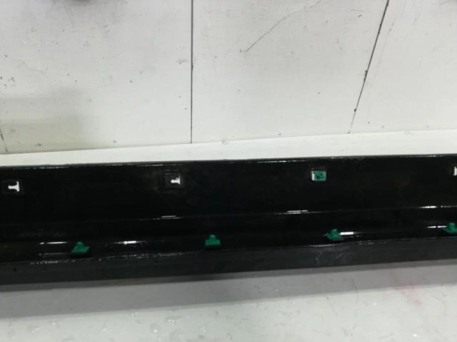 bontott HYUNDAI TUCSON Bal első Küszöb Díszléc