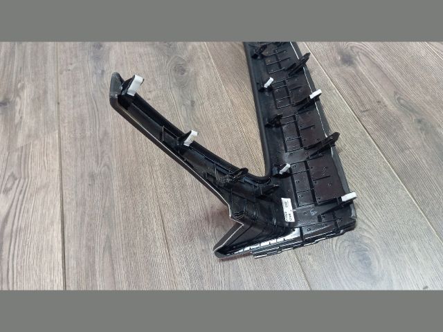 bontott HYUNDAI TUCSON Bal első Küszöb Díszléc