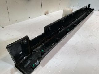 bontott HYUNDAI TUCSON Bal első Küszöb Díszléc