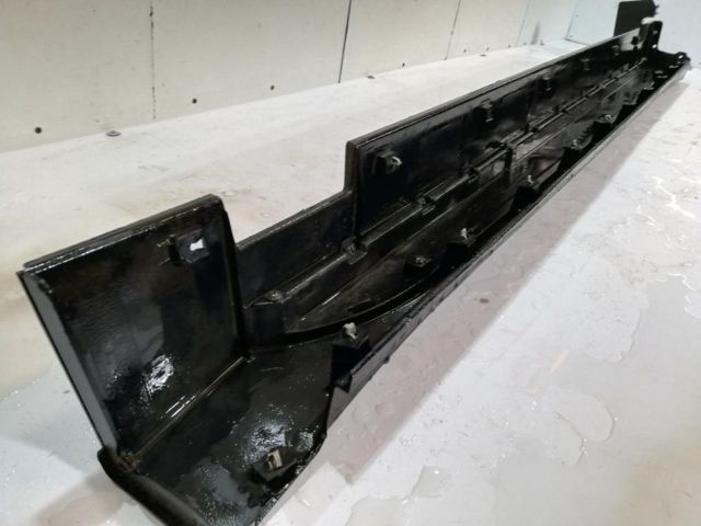 bontott HYUNDAI TUCSON Bal első Küszöb Díszléc