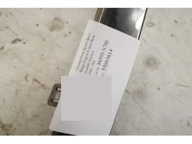 bontott HYUNDAI TUCSON Bal első Lökhárító Díszléc