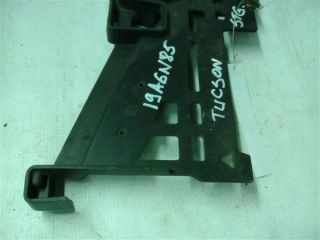 bontott HYUNDAI TUCSON Bal első Lökhárító Tartó (Műanyag)