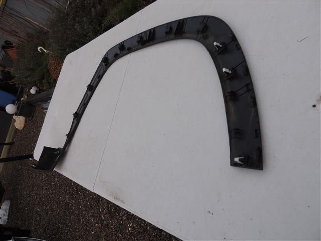 bontott HYUNDAI TUCSON Bal első Sárvédő Díszléc