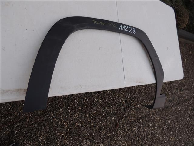 bontott HYUNDAI TUCSON Bal első Sárvédő Díszléc