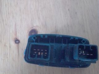 bontott HYUNDAI TUCSON Bal első Ülésfűtés Kapcsoló