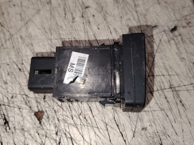 bontott HYUNDAI TUCSON Bal első Ülésfűtés Kapcsoló