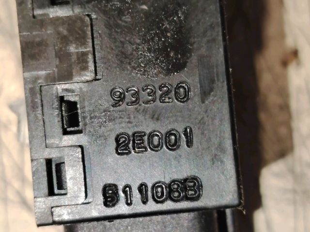 bontott HYUNDAI TUCSON Bal első Ülésfűtés Kapcsoló