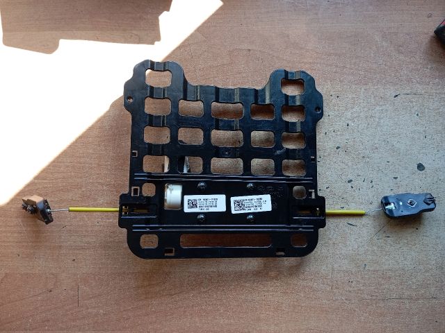 bontott HYUNDAI TUCSON Bal első Üléstámla állító