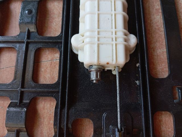 bontott HYUNDAI TUCSON Bal első Üléstámla állító