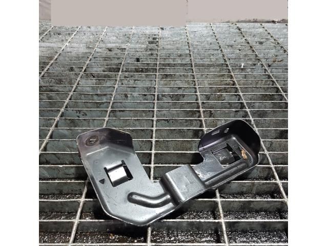 bontott HYUNDAI TUCSON Bal Fényszóró Tartó