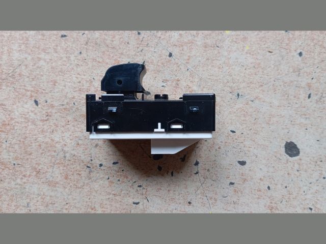 bontott HYUNDAI TUCSON Bal hátsó Ablakemelő Kapcsoló