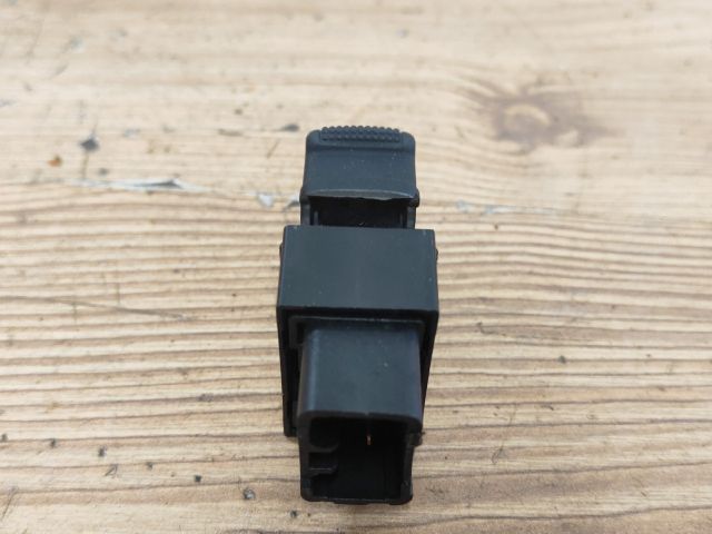 bontott HYUNDAI TUCSON Bal hátsó Ablakemelő Kapcsoló