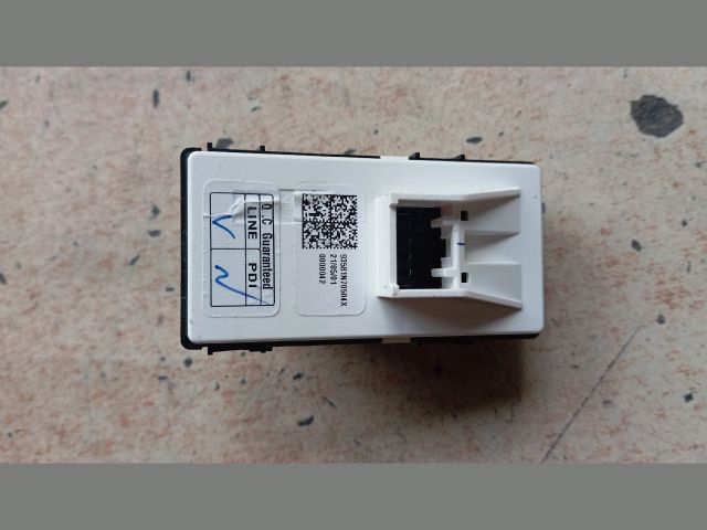 bontott HYUNDAI TUCSON Bal hátsó Ablakemelő Kapcsoló