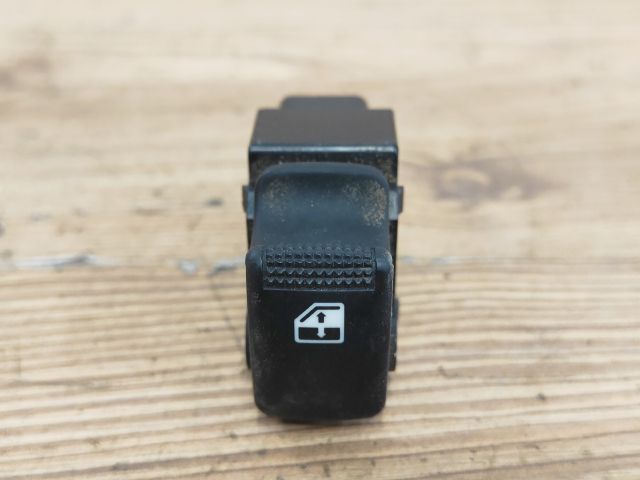 bontott HYUNDAI TUCSON Bal hátsó Ablakemelő Kapcsoló