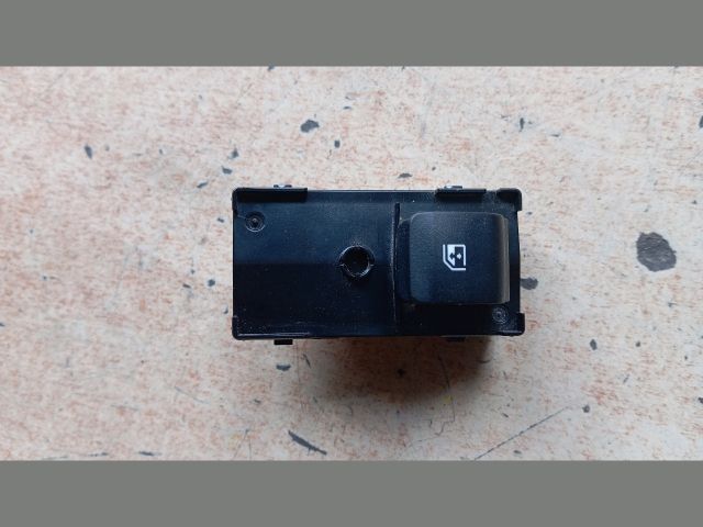 bontott HYUNDAI TUCSON Bal hátsó Ablakemelő Kapcsoló