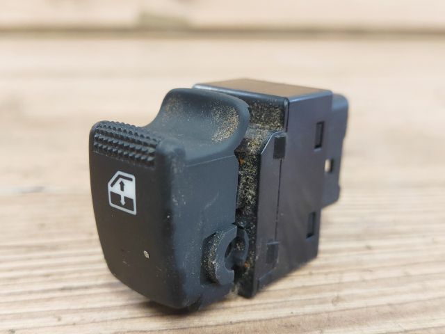 bontott HYUNDAI TUCSON Bal hátsó Ablakemelő Kapcsoló