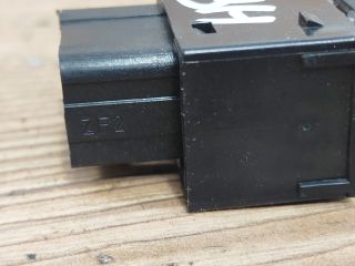 bontott HYUNDAI TUCSON Bal hátsó Ablakemelő Kapcsoló