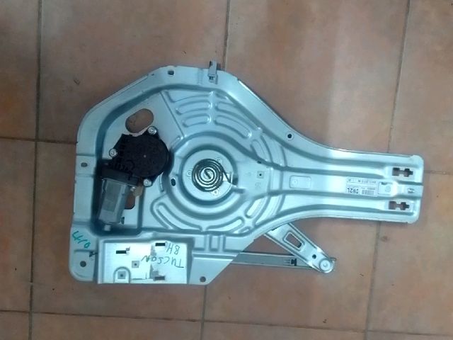 bontott HYUNDAI TUCSON Bal hátsó Ablakemelő Szerkezet (Elektromos)