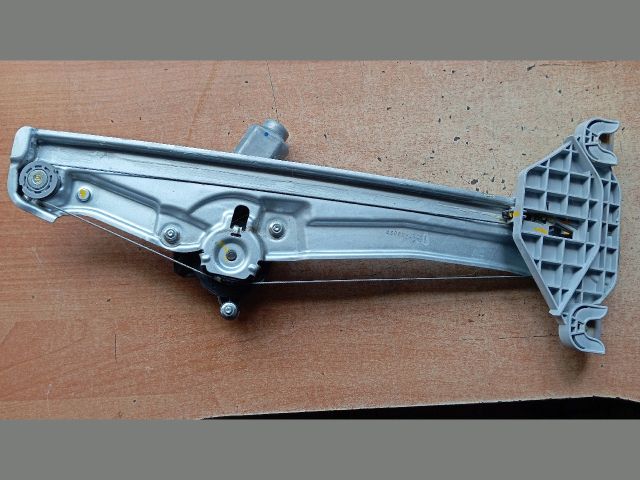 bontott HYUNDAI TUCSON Bal hátsó Ablakemelő Szerkezet (Elektromos)