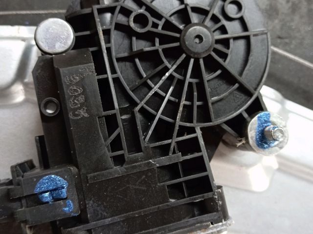 bontott HYUNDAI TUCSON Bal hátsó Ablakemelő Szerkezet (Elektromos)