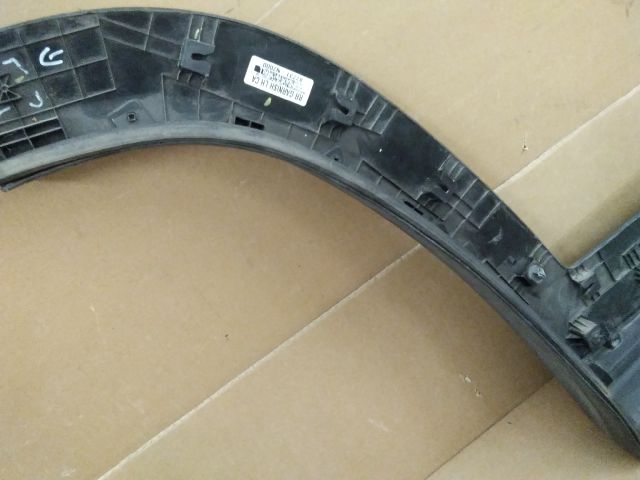 bontott HYUNDAI TUCSON Bal hátsó Ajtó Díszléc