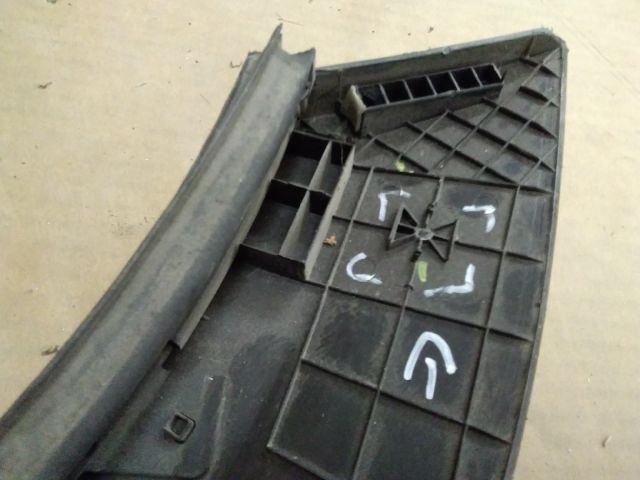 bontott HYUNDAI TUCSON Bal hátsó Ajtó Díszléc