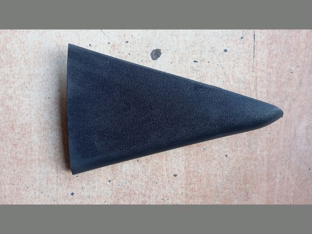 bontott HYUNDAI TUCSON Bal hátsó Ajtó Díszléc