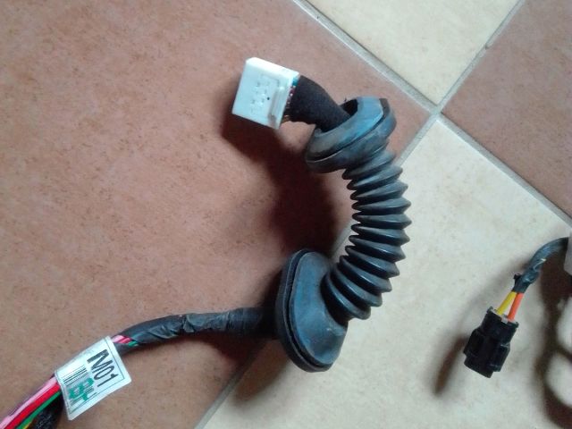 bontott HYUNDAI TUCSON Bal hátsó Ajtó Kábelköteg