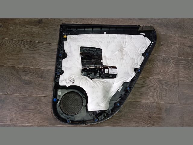 bontott HYUNDAI TUCSON Bal hátsó Ajtó Kárpit