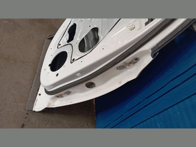 bontott HYUNDAI TUCSON Bal hátsó Ajtó (Üres lemez)