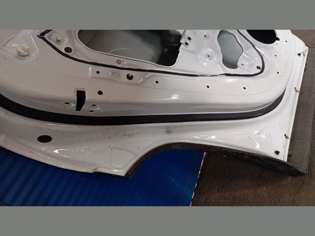 bontott HYUNDAI TUCSON Bal hátsó Ajtó (Üres lemez)