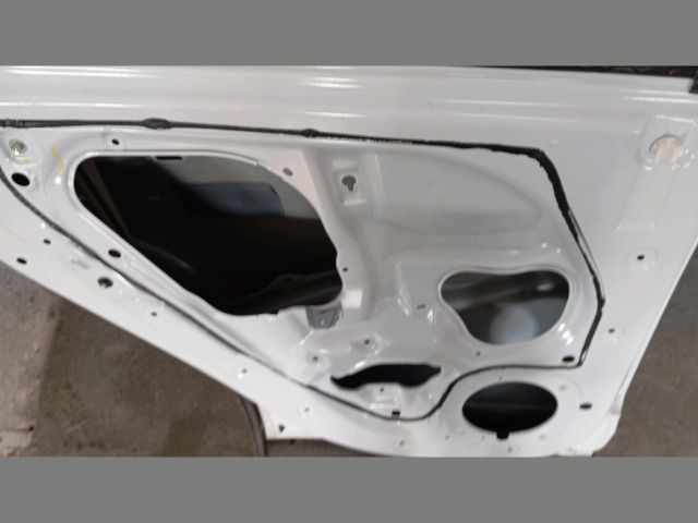 bontott HYUNDAI TUCSON Bal hátsó Ajtó (Üres lemez)