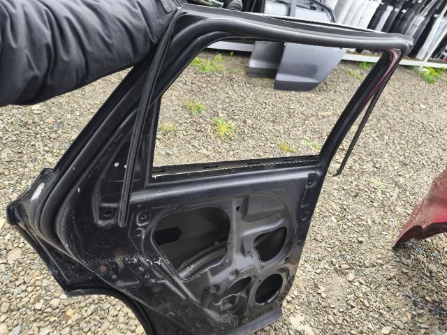 bontott HYUNDAI TUCSON Bal hátsó Ajtó (Üres lemez)