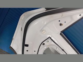 bontott HYUNDAI TUCSON Bal hátsó Ajtó (Üres lemez)