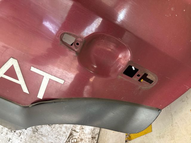 bontott HYUNDAI TUCSON Bal hátsó Ajtó (Üres lemez)