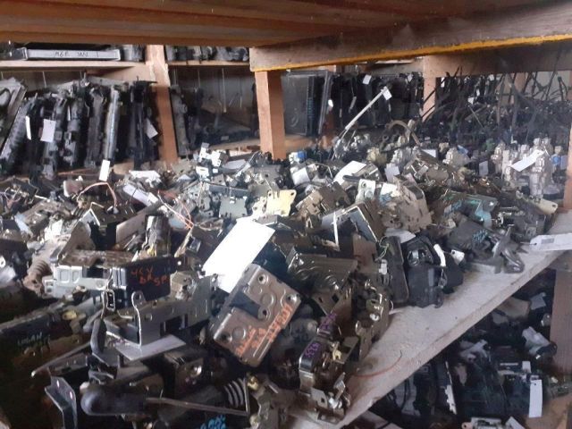 bontott HYUNDAI TUCSON Bal hátsó Ajtózár