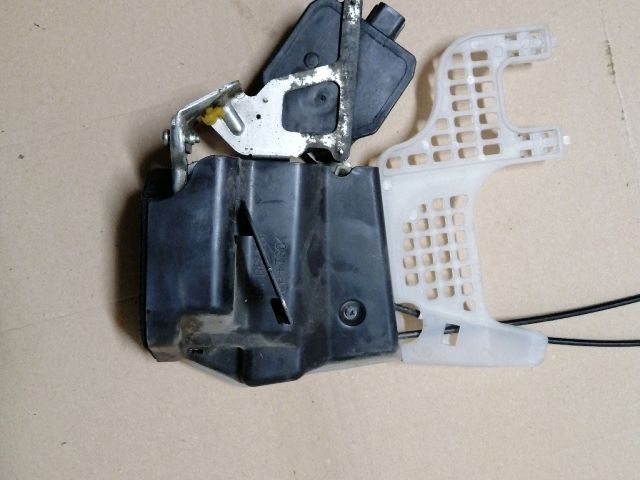 bontott HYUNDAI TUCSON Bal hátsó Ajtózár