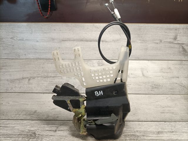 bontott HYUNDAI TUCSON Bal hátsó Ajtózár