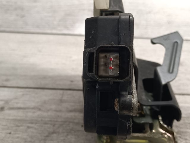 bontott HYUNDAI TUCSON Bal hátsó Ajtózár