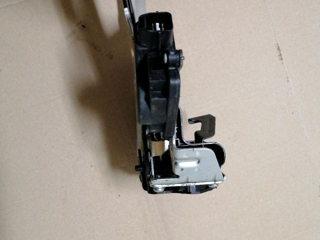 bontott HYUNDAI TUCSON Bal hátsó Ajtózár