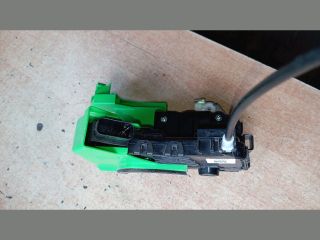 bontott HYUNDAI TUCSON Bal hátsó Ajtózár