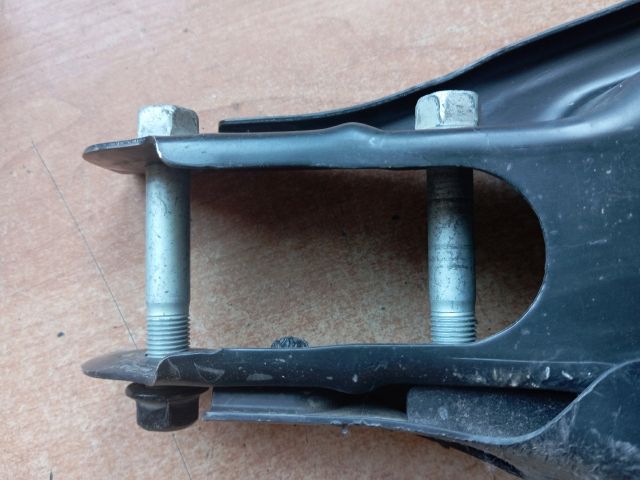 bontott HYUNDAI TUCSON Bal hátsó Alsó Hátsó Lengőkar