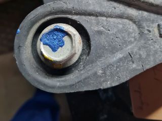 bontott HYUNDAI TUCSON Bal hátsó Alsó Hátsó Lengőkar