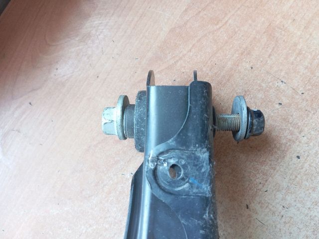 bontott HYUNDAI TUCSON Bal hátsó Alsó Hátsó Lengőkar