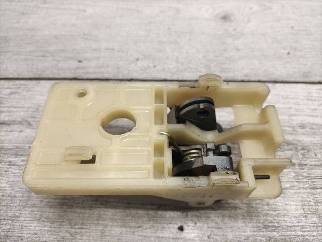 bontott HYUNDAI TUCSON Bal hátsó Belső Kilincs