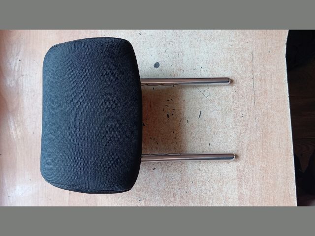 bontott HYUNDAI TUCSON Bal hátsó Fejtámla