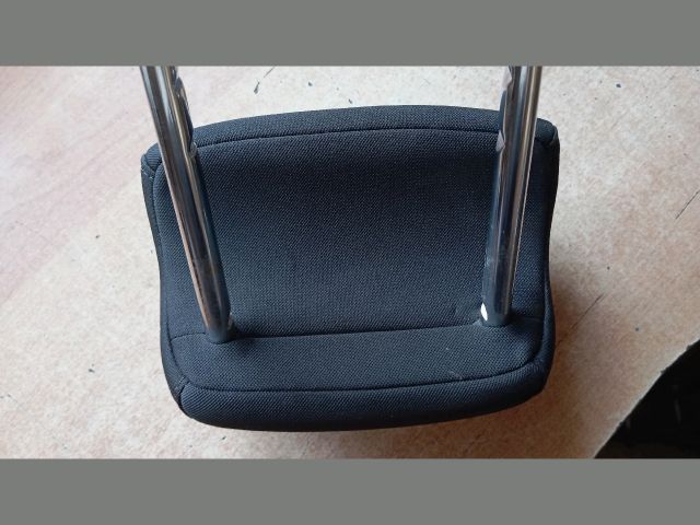 bontott HYUNDAI TUCSON Bal hátsó Fejtámla