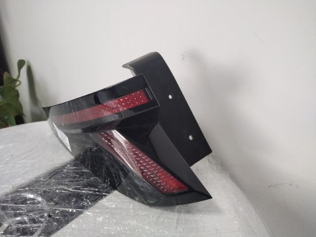 bontott HYUNDAI TUCSON Bal Hátsó Lámpa