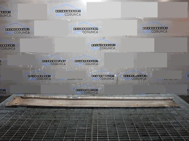 bontott HYUNDAI TUCSON Bal Küszöb