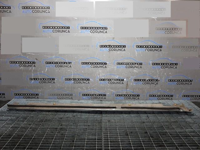 bontott HYUNDAI TUCSON Bal Küszöb